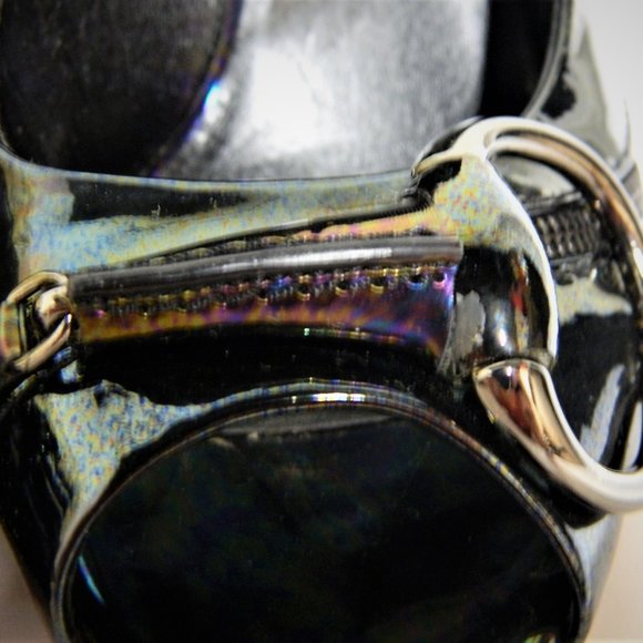 Gucci Iridescent Peep Toe Pump - Picture 6 of 13